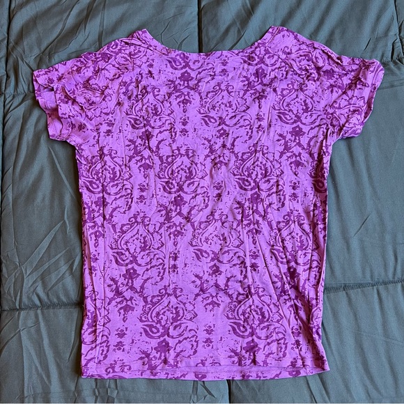 Cool patterned tshirt - Picture 3 of 3